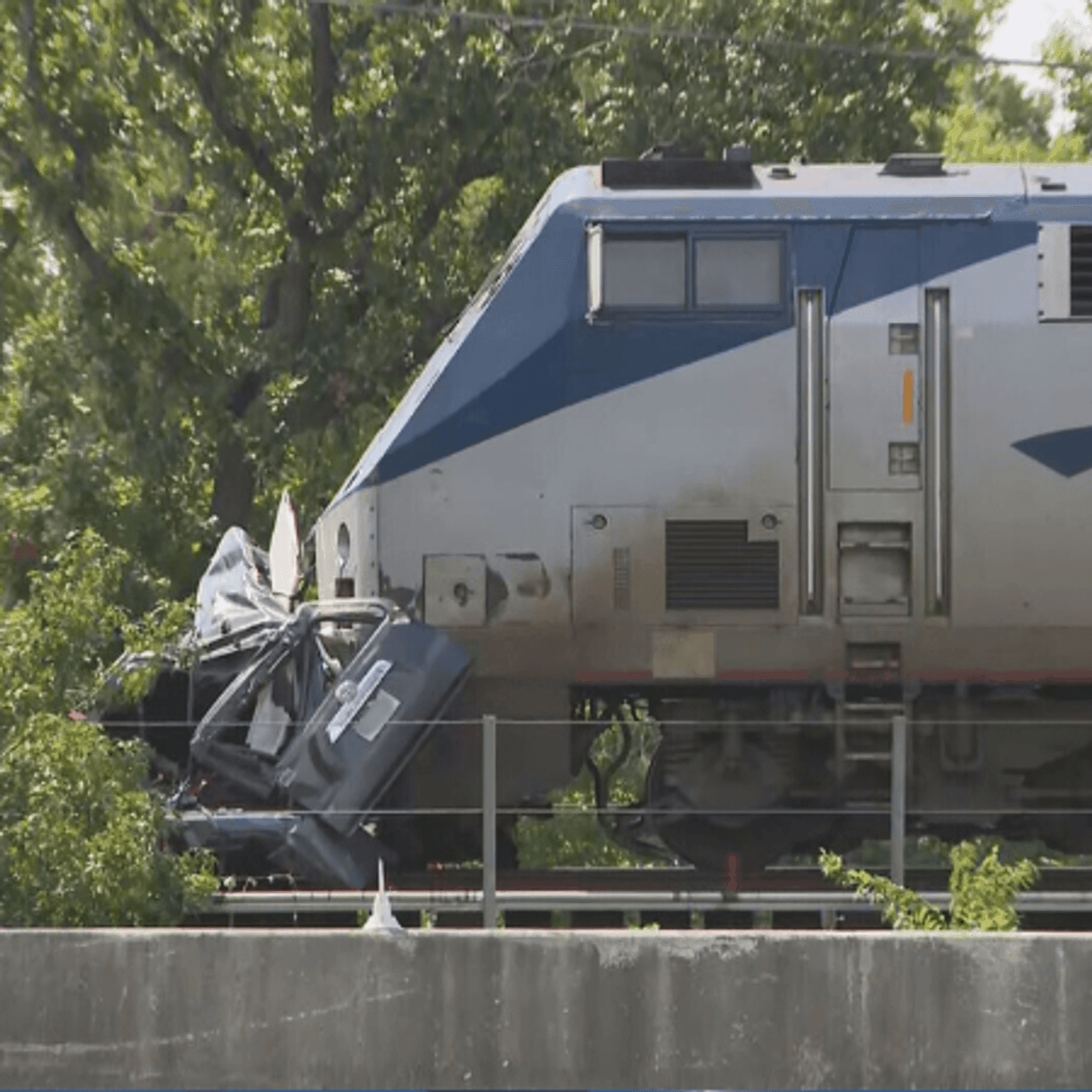 1 Dead After Amtrak Train Collides With Vehicle In Williamson County