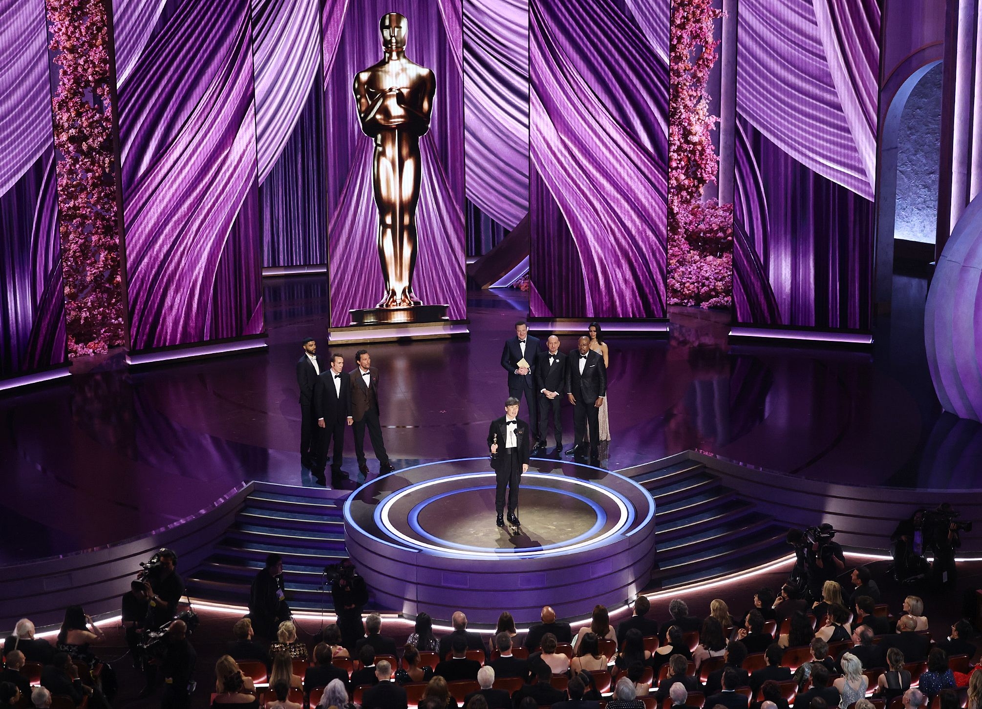 At The Oppenheimer Oscars Hollywood Went In Search Of Lost Time The New Yorker