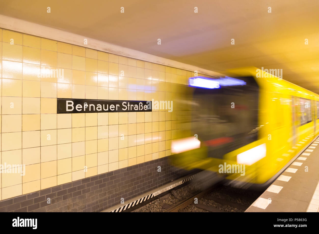 Berlin Germany December 20 2017 Bernauer Street Subway Stop In Berlin Haltebereich Kurzzug Reads short Train Stop Stock Photo Alamy