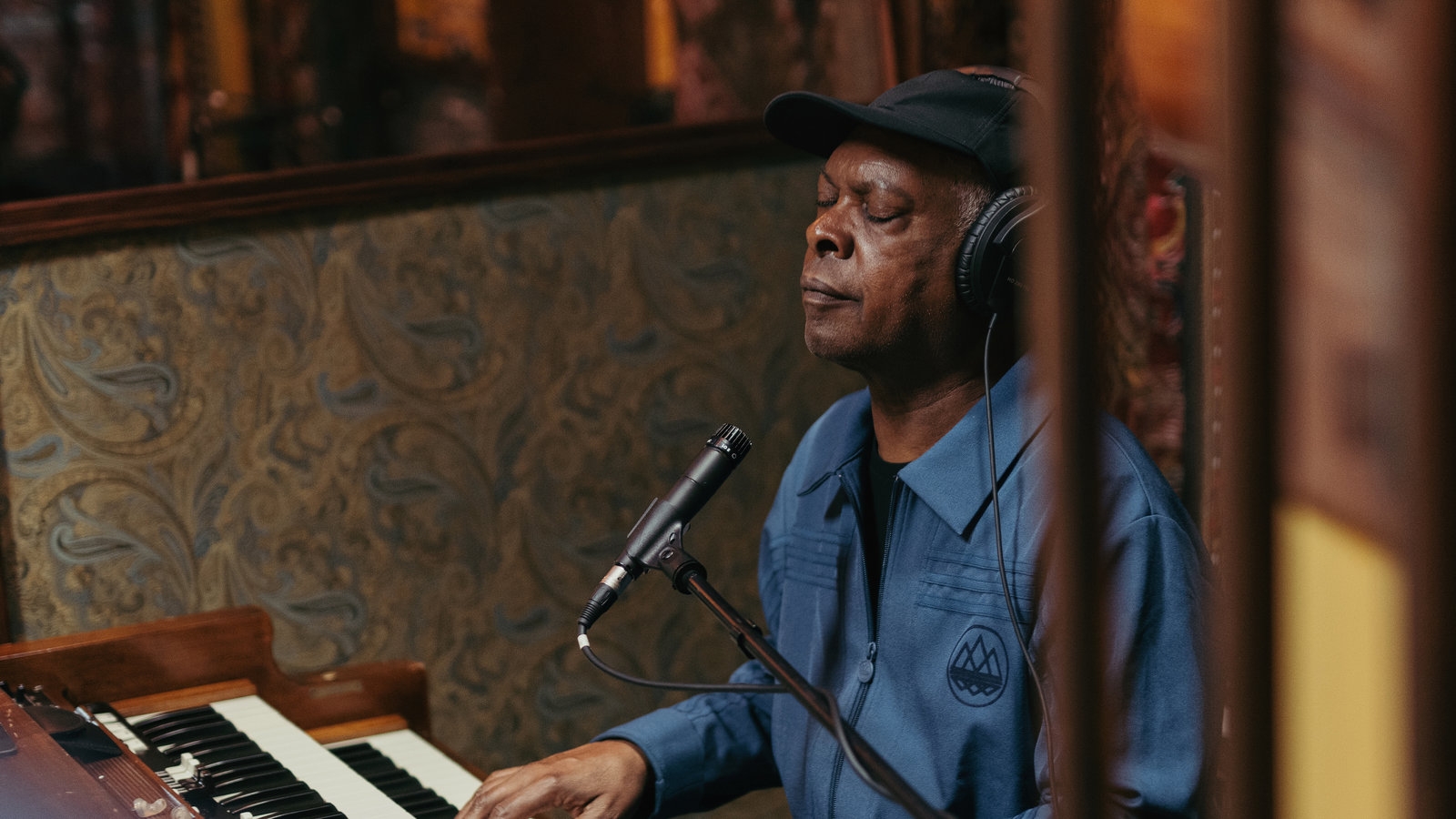 Booker T Jones Soul s Ultimate Sideman Takes The Lead At Last The New York Times