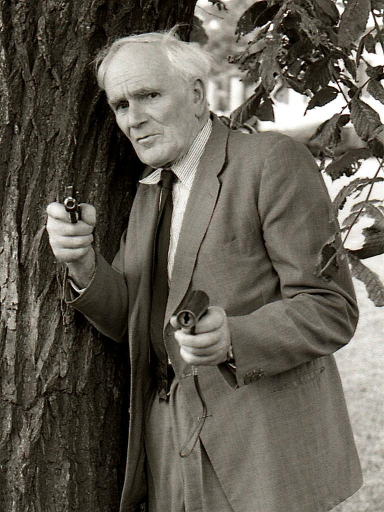 Desmond Llewelyn Wikipedia