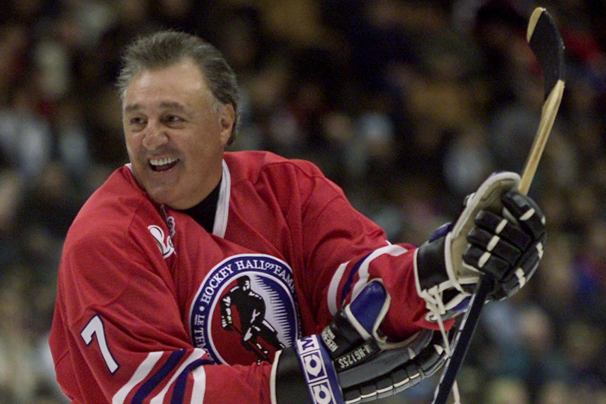 Hall Of Famer Phil Esposito Links Rangers And Lightning The New York Times