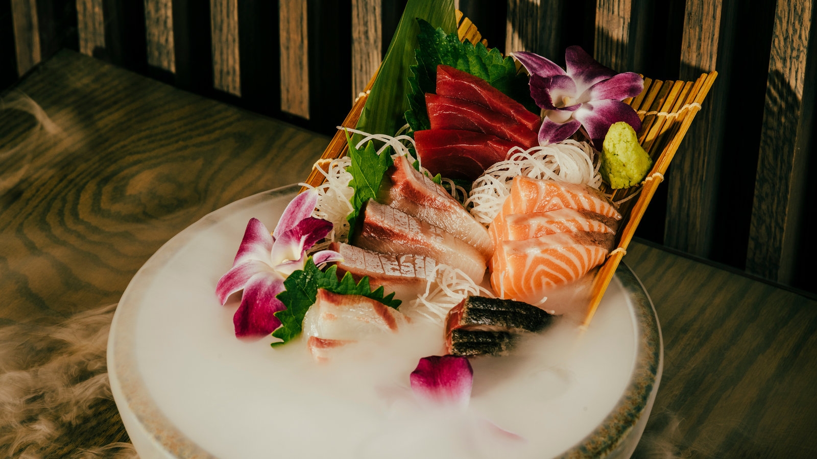 Japanese Seafood Without The Painful Price Tag At Wokuni The New York Times