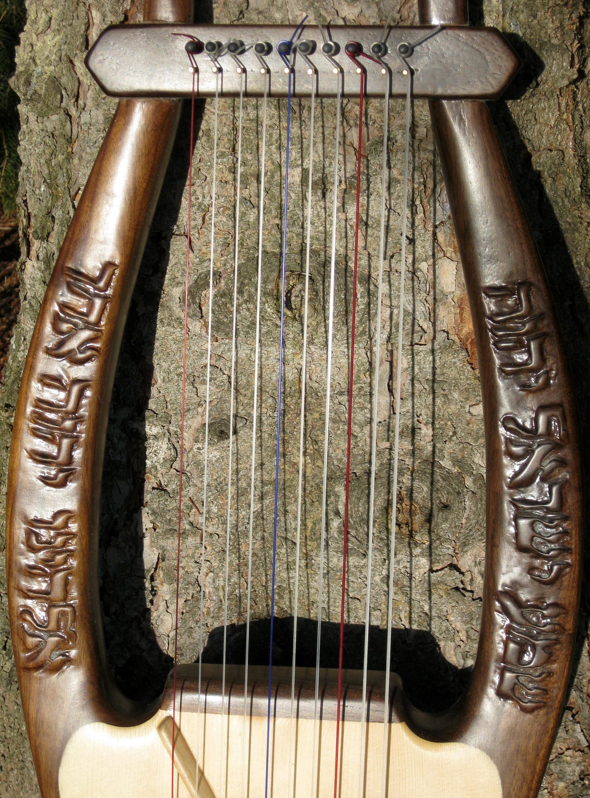 ancient harp like instrument
