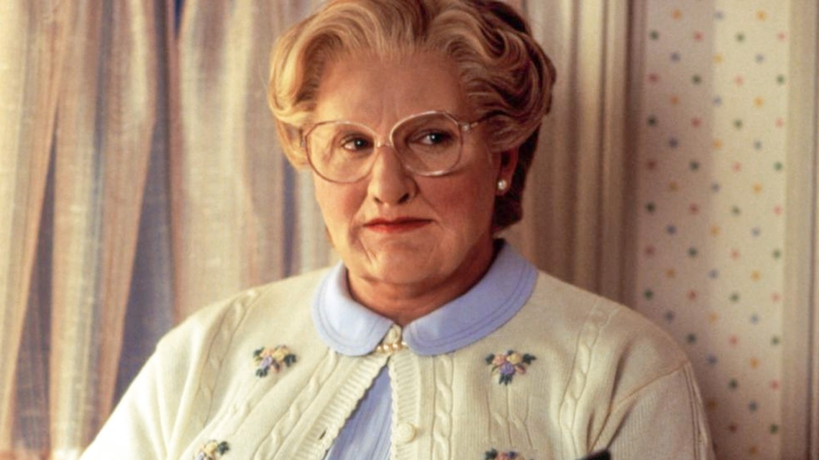 Mrs Doubtfire At 30 The Story Behind The Timeless Comedy Classic