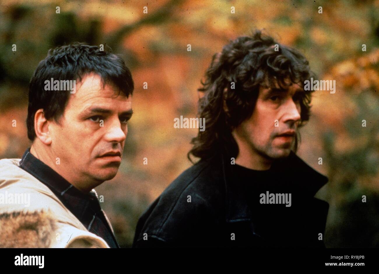 NEIL JORDAN DIRECTOR STEPHEN REA R ON SET THE CRYING GAME 1992 MOVIESTORE COLLECTION LTD Stock Photo Alamy NEIL JORDAN DIRECTOR STEPHEN REA R ON SET THE CRYING GAME 1992 MOVIESTORE COLLECTION LTD Stock Photo Alamy
