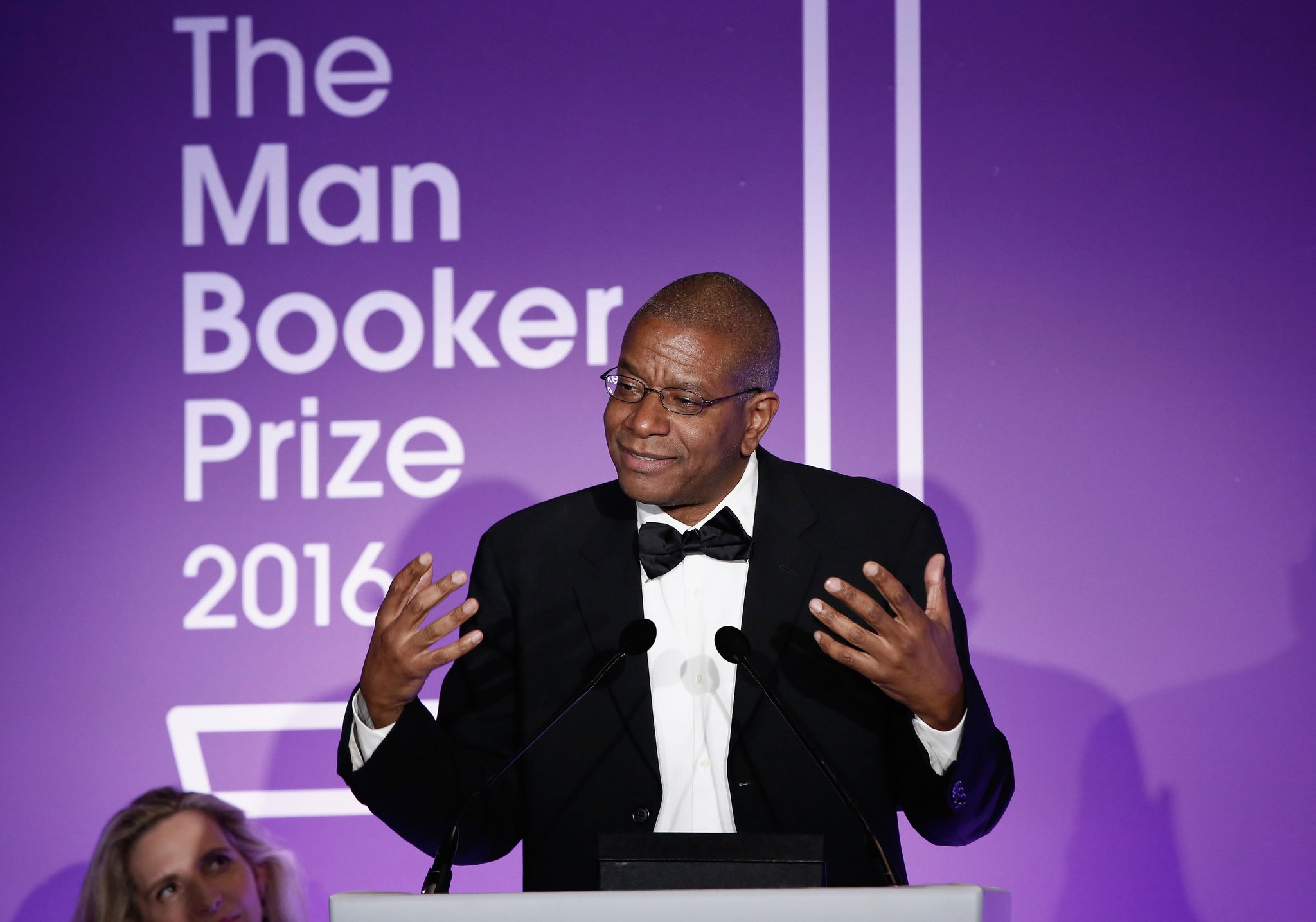 Paul Beatty Wins Man Booker Prize With The Sellout The New York Times