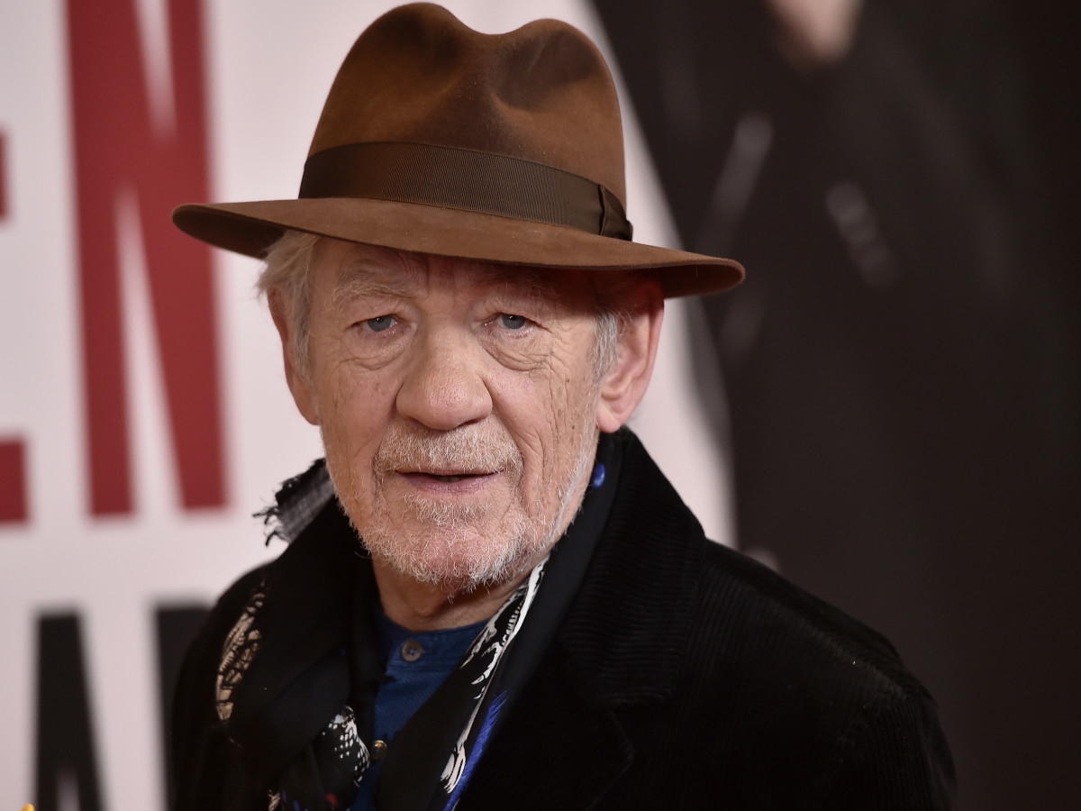 Sir Ian McKellen Shocks Crowd At Glastonbury Music Festival Parade Sir Ian McKellen Shocks Crowd At Glastonbury Music Festival Parade