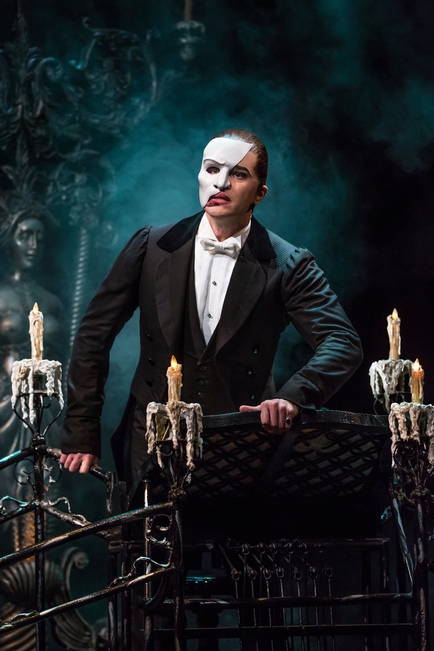 The Man Behind The Mask Meet Andrew Nelson The Phantom Of The Opera s Dresser Broadway Buzz Broadway