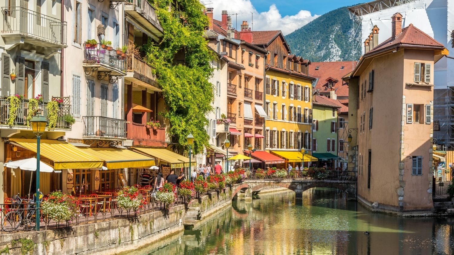 This French Town Is Known As The Venice Of The Alps Annecy Travel Guide