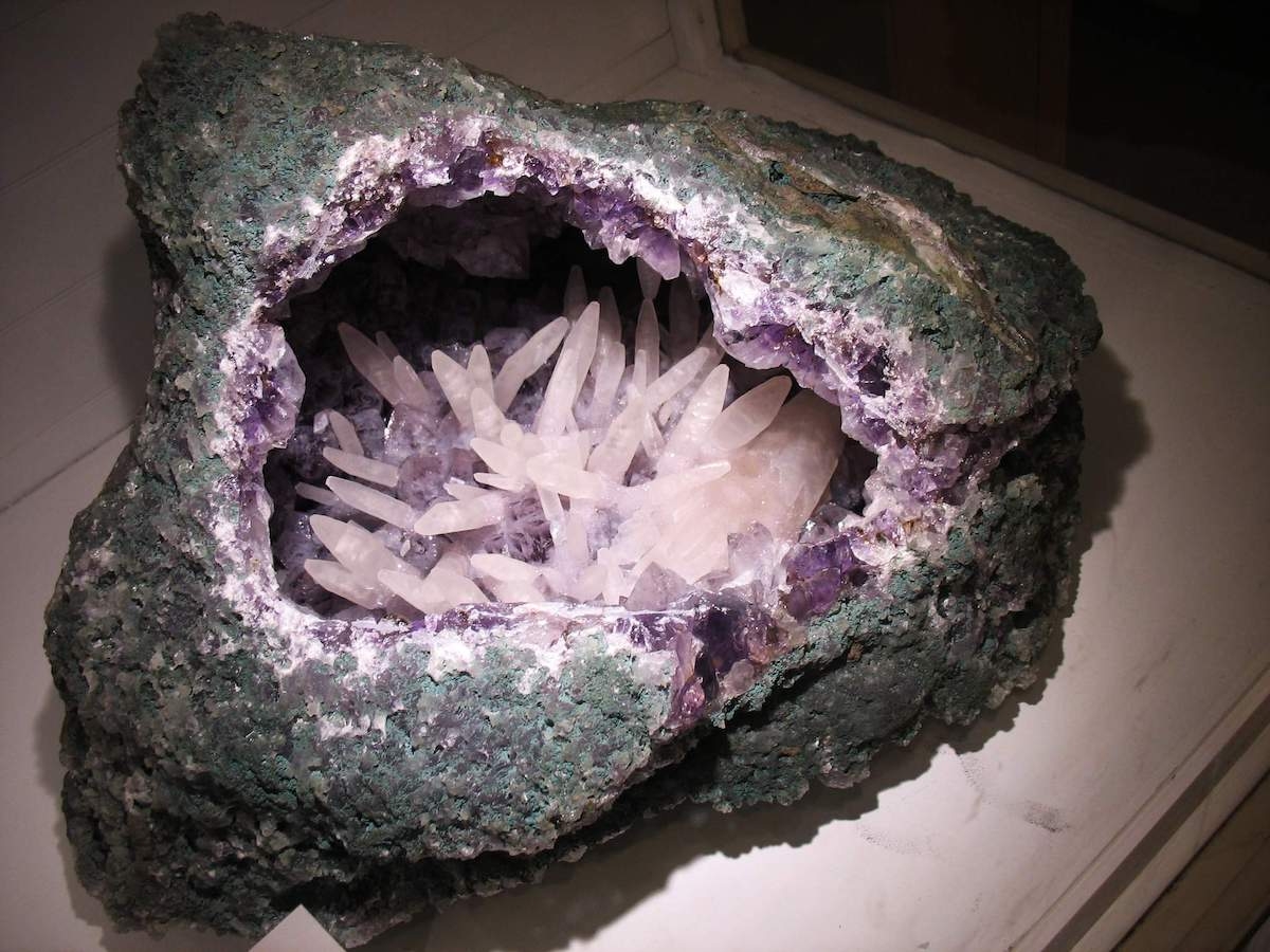 What Is A Geode Types Of Geodes Geology In
